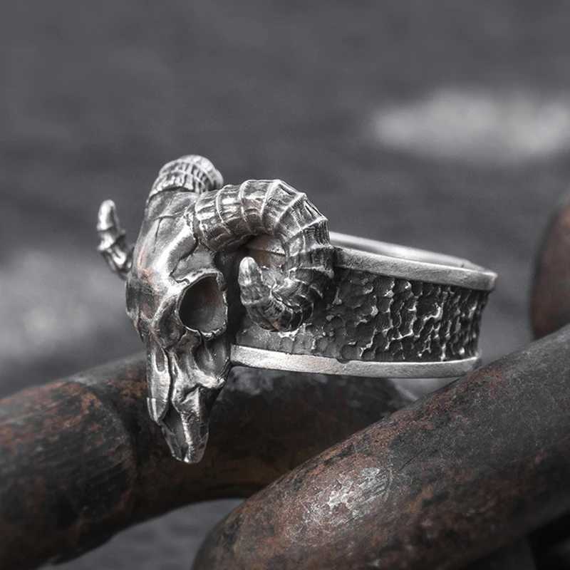 Band Rings Vintage Retro Punk Skull Devil Horn for Men Women Couples Personality Party Hip Hop Claw Ring Jewelry Wholesale H240913