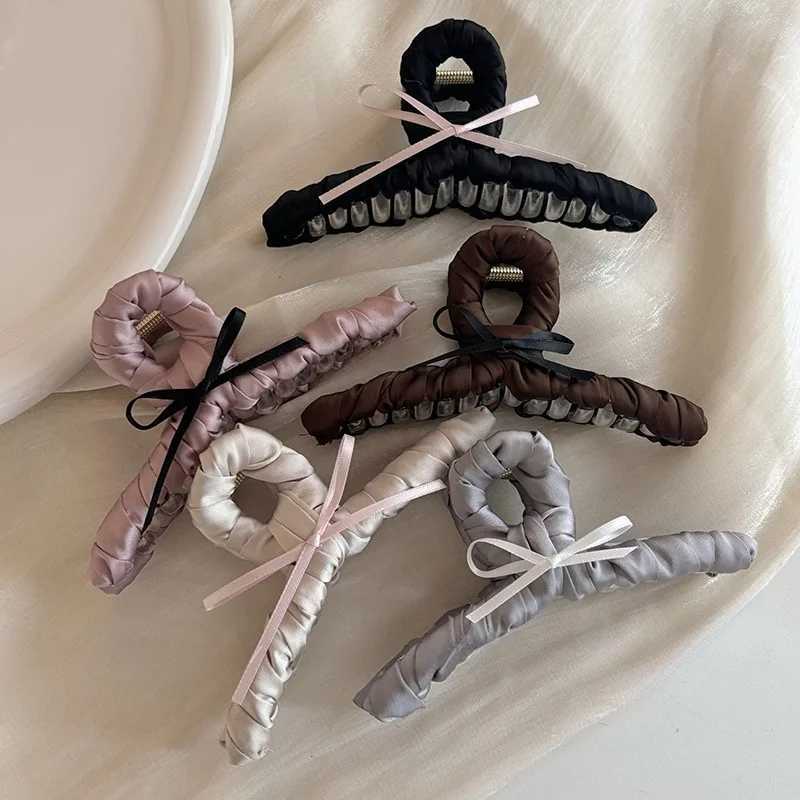 New Arrival Stylish Hair Claw with Ribbon and Shark Teeth Large Size Hair Clip Women Fashionable Fabric-wrapped Hair AccessoryX240912