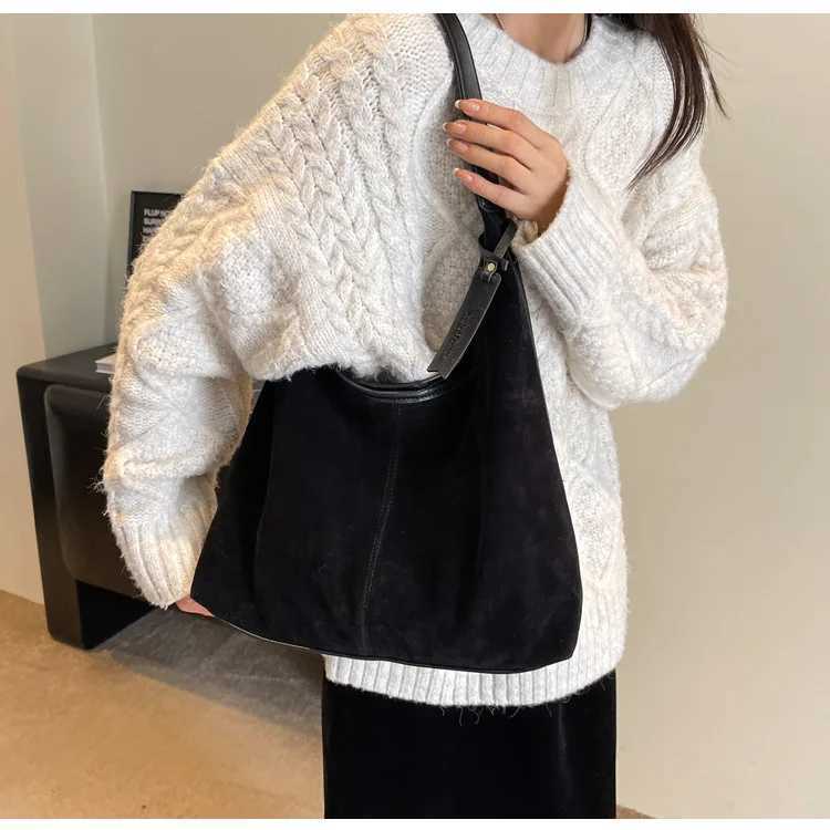 Autumn and Winter Vintage Women s Bag Large Capacity Suede Shoulder Solid Color Simple Casual Commuter 240913