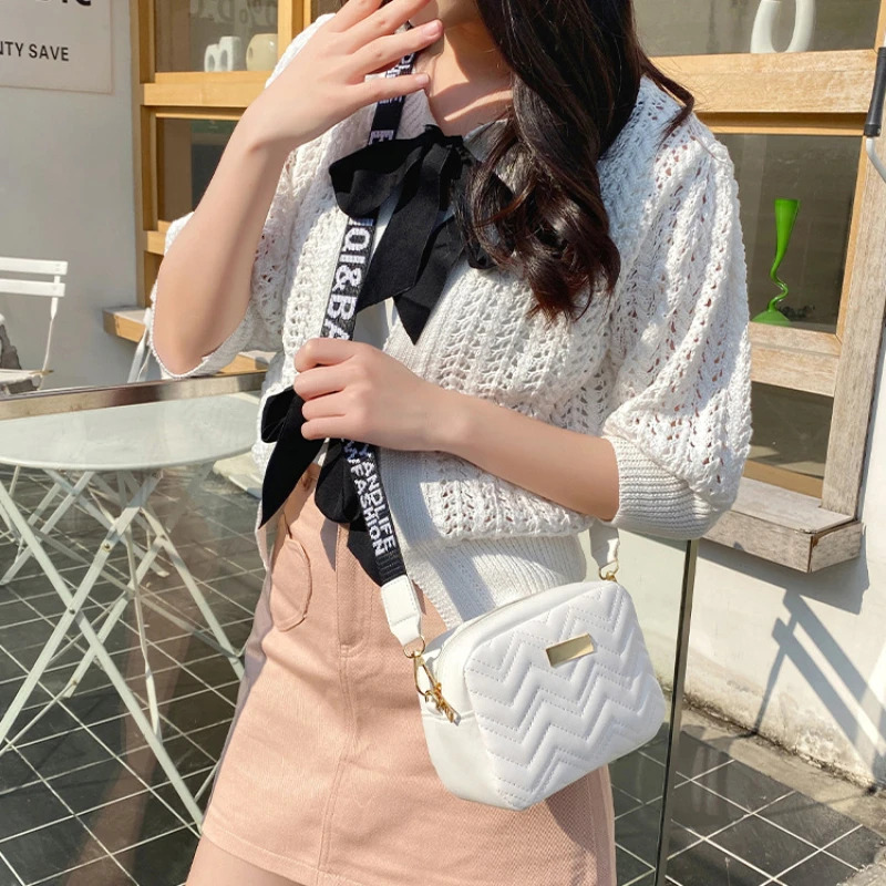 2025 Women's Messenger Trend Personalized Design Women's Bag Gge Embroidery Camera Women's Fashion Makeup Bag Shoulder Cross Body Bag P