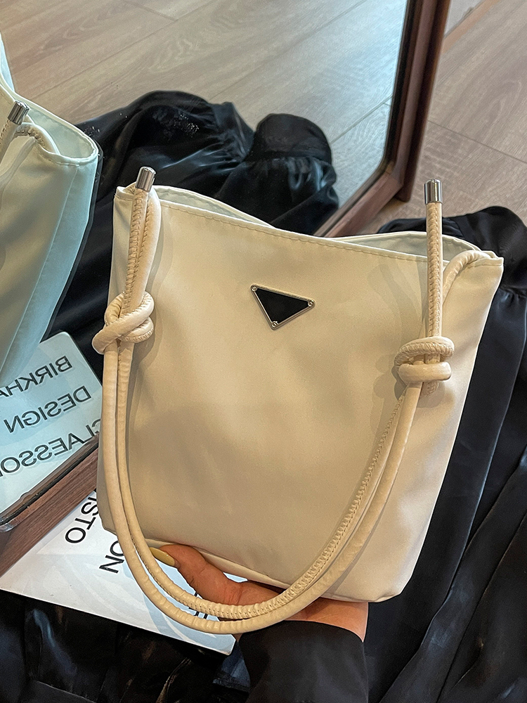 Women's Designer Bags - Stylish Solid Color Texture Artistic hot Shoulder Bag