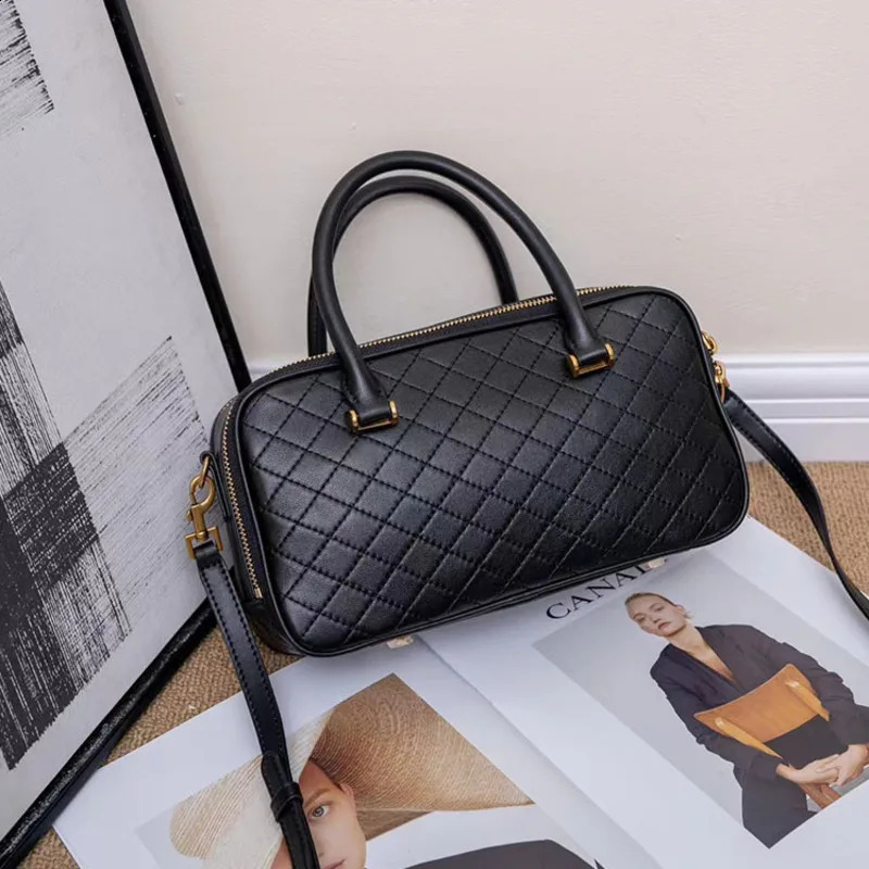 Womens highquality y handbag simple and atmospheric bag hand bill shoulder cross 240910