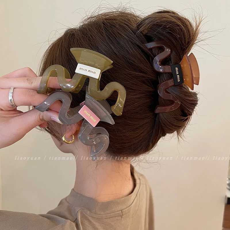 Korean Female Acrylic Transparent Jelly Grab Clip Hair Crab Ponytail Braid Claw Sweet Female Hair Clip Hair AccessoriesX240912