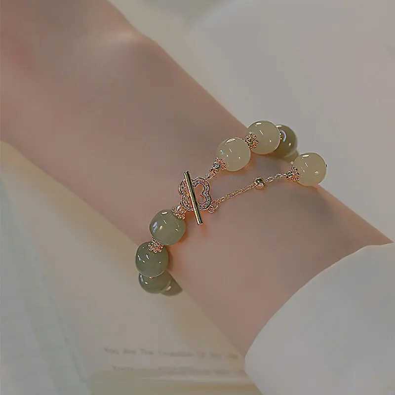 Exquisite light green round jade bead bracelet suitable for womens fashionable leisure dinner party jewelry girl gift W240913