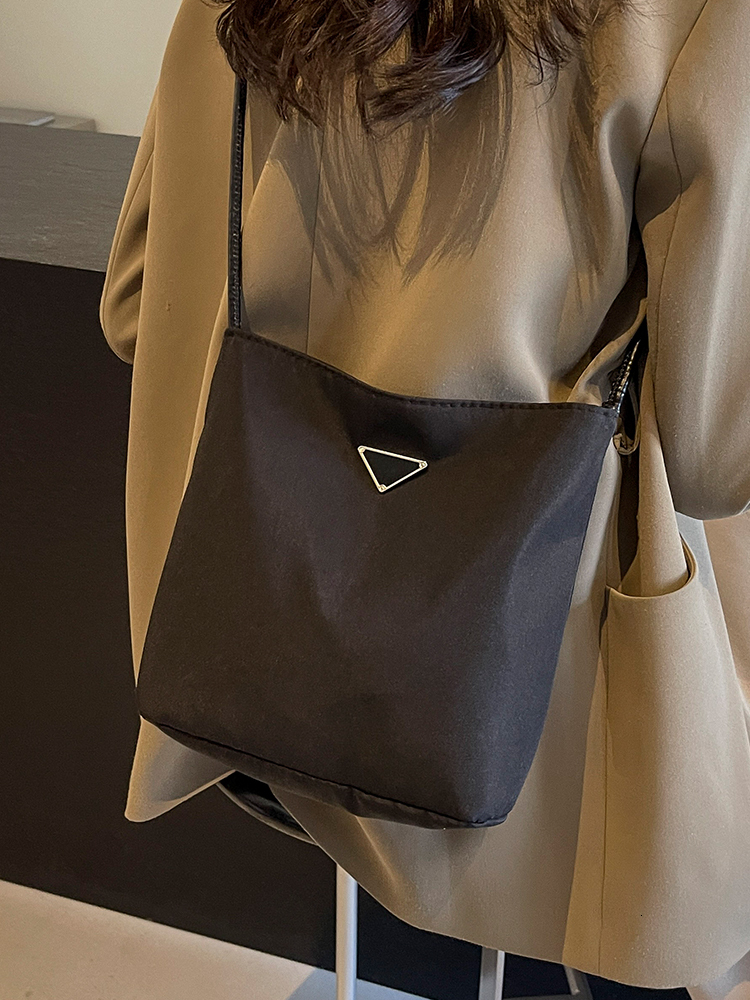 Women's Designer Bags - Stylish Solid Color Texture Artistic hot Shoulder Bag