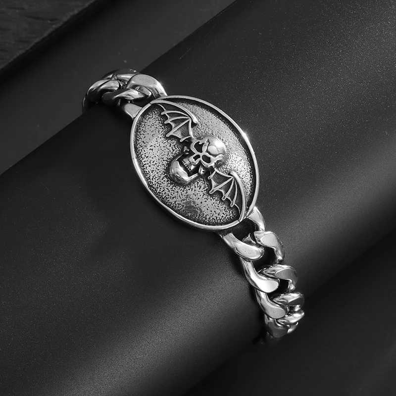Retro Gothic Stainless Steel Skull Bat Bracelet for Men Personalized Motorcycle Riding Rock Party Exorcism JewelryX240913