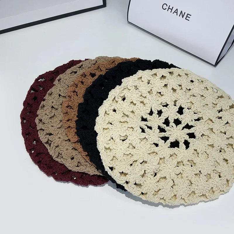 Hollow Breathable Knitted Womens Beret Spring/Summer Handmade Hook Flower n Artist Hat Fashion Mushroom Hat 240912