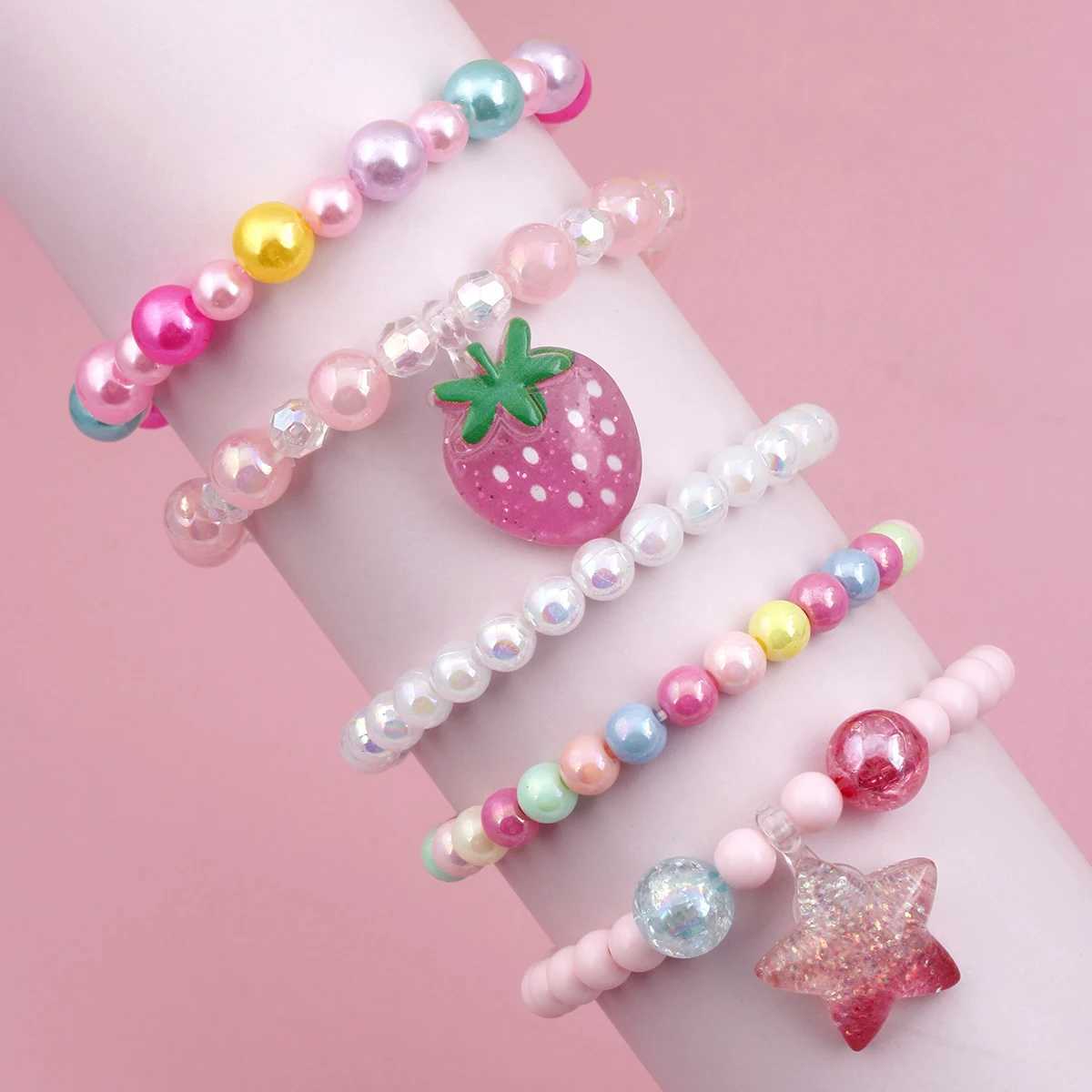 5 Cute Girls Strawberry Pentagram Pendant Charm Bead Bracelet Suitable for Holiday Parties Birthday Gifts Random Colors W240913