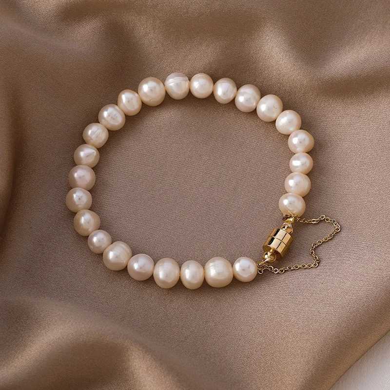 Elegant Freshwater Pearl Bracelet for Women Magnetic Clasp Design Wedding Special Occasion Jewelry Z250910