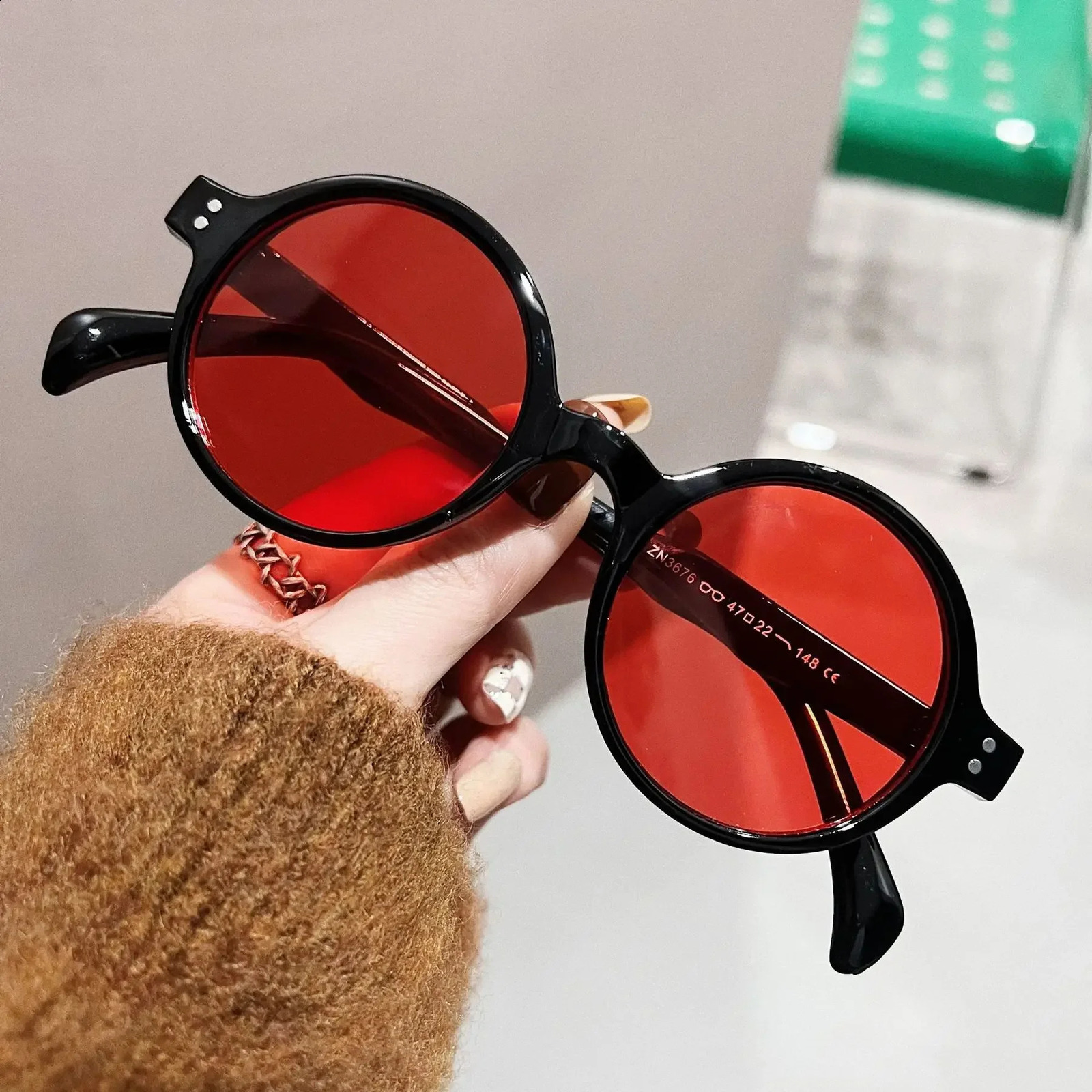 Retro Round Sunglasses for Women Rivet Sunglasses for Women Fashion Travel Ocean Colors Shadows Oculos De Sol 240909