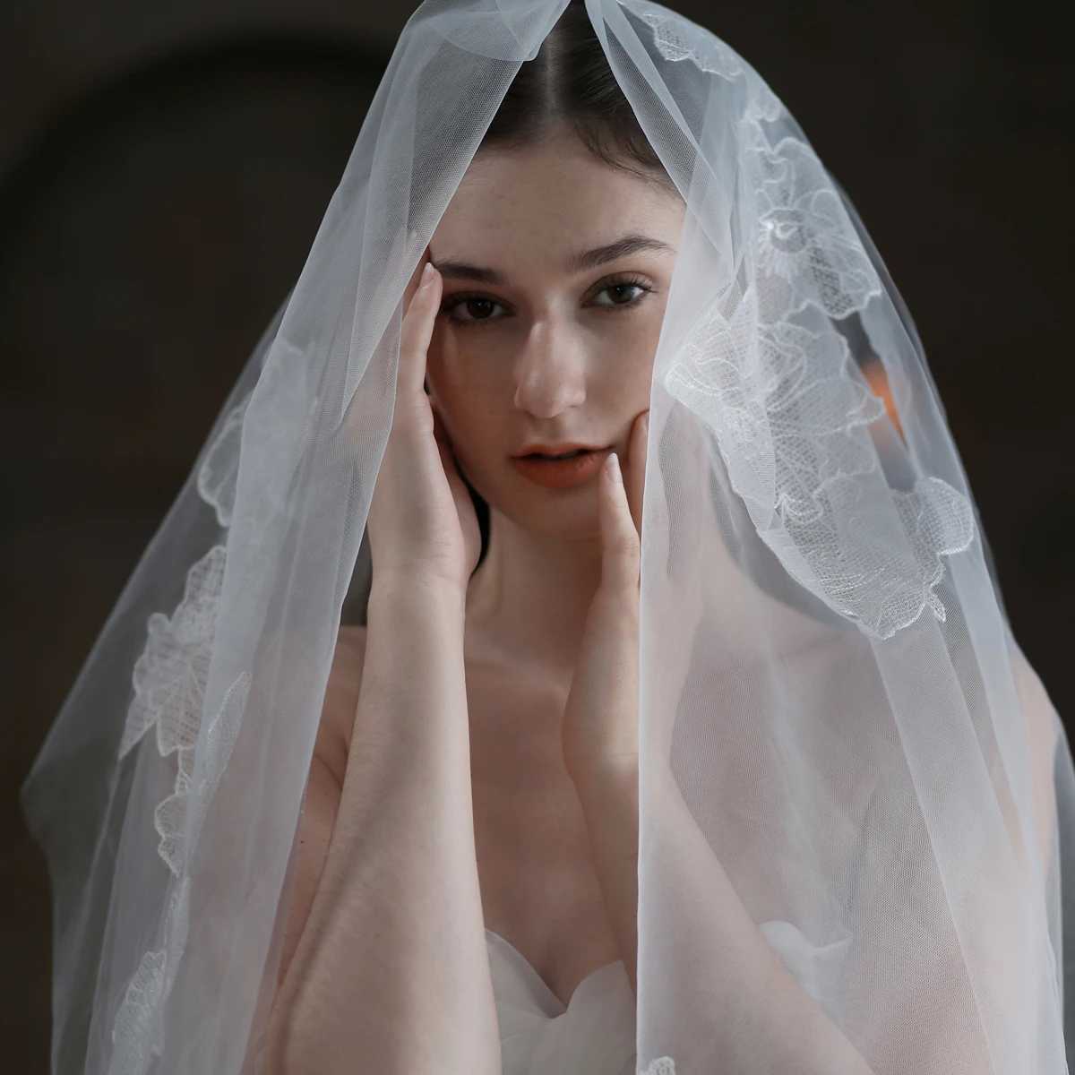 V855 Elegant Wedding Bridal White Lace Veil One-Layer Tulle Appliqued Brides Covering Face Headdress VeilX240913