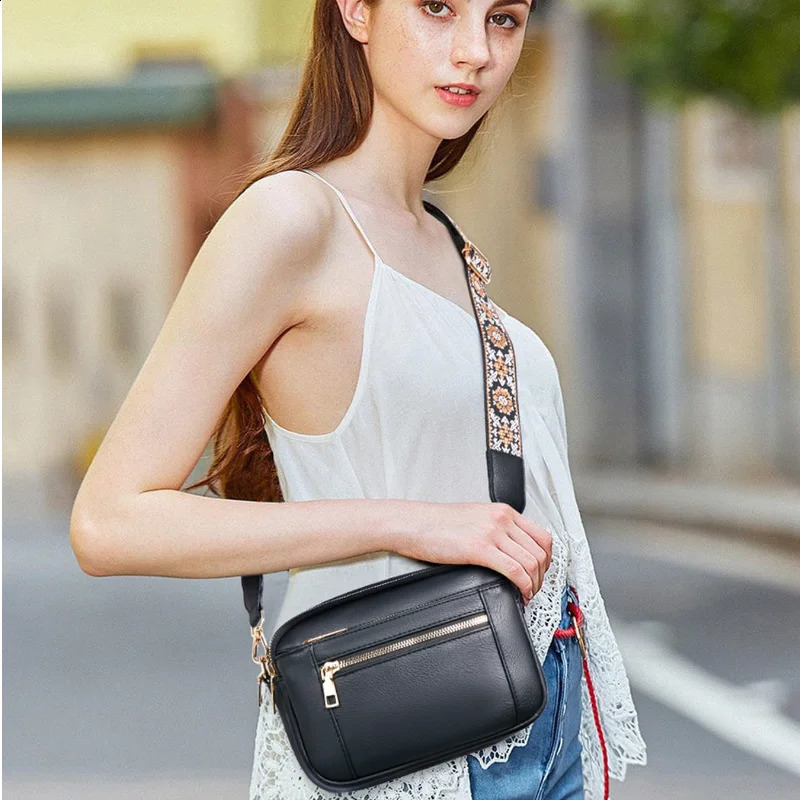 Womens cross body bag womens contrasting leather shoulder bag simple and high-quality small square bag multifunctional handbag 240912