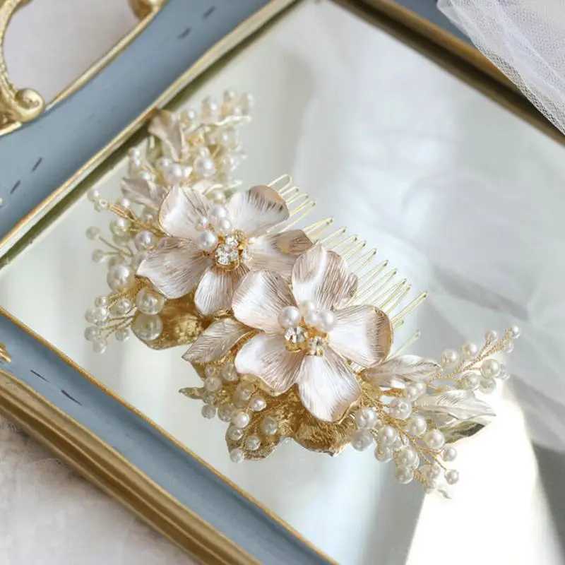 Gorgeous White Enamel Flowers Bridal Hair Comb Pearl Headdress Hand Made Leaf Hair Accessories JewelryX240913