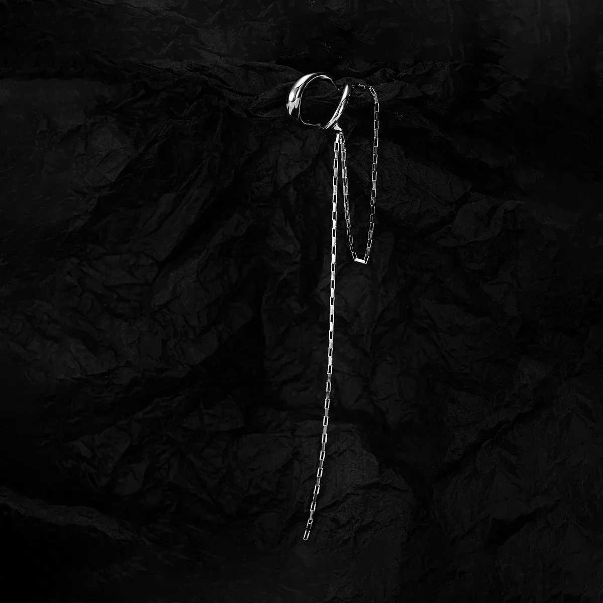 Platinum Letter C Earrings Tassel Chain Earrings Cuffs False Perforated Artificial Ear Clips Womens Korean Fashion JewelryX240913