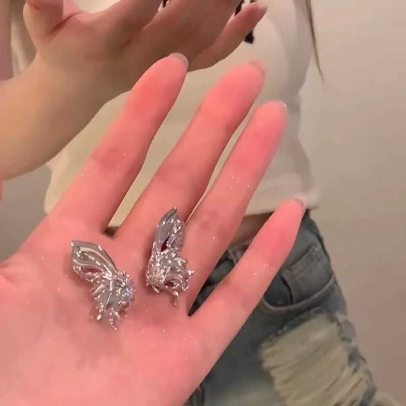 Fashion Punk Butterfly Elf Ear Clip 2023 Trendy Design Liquid Metal Wing Ear Cuff No Piercing Earrings for Women Girls JewelryX240913