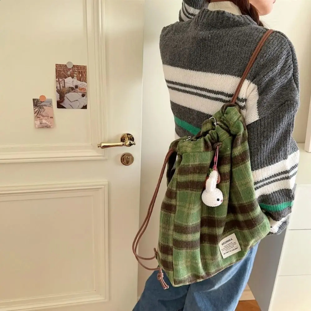 Korean style checkered drawstring bag with large capacity and fashionable checkered drawstring backpack for hiking outdoor Y2k backpack 240912