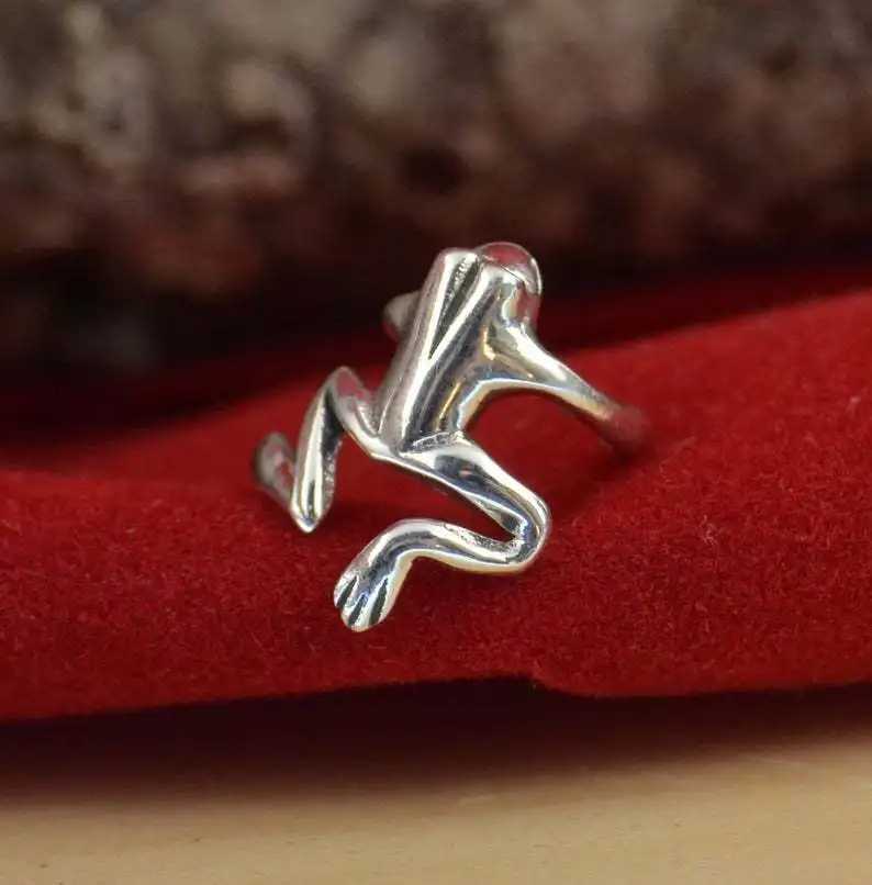 Little Frog Earrings Retro Tree Frog Ear Clip Funny Animal Earrings for Women Simple Gothic AccessoriesX240913