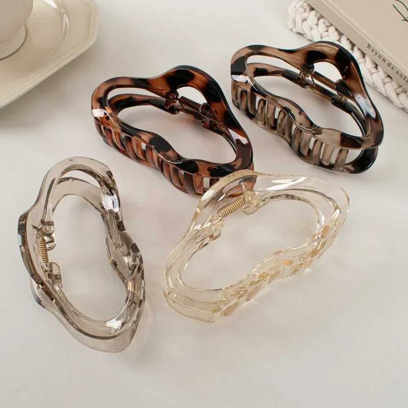 Irregular Hollow Out Hair Claws Clips Women Girls Tortoiseshell Large Crab Hair Clamps Barrettes Clips Hair Accessories FashionX2409