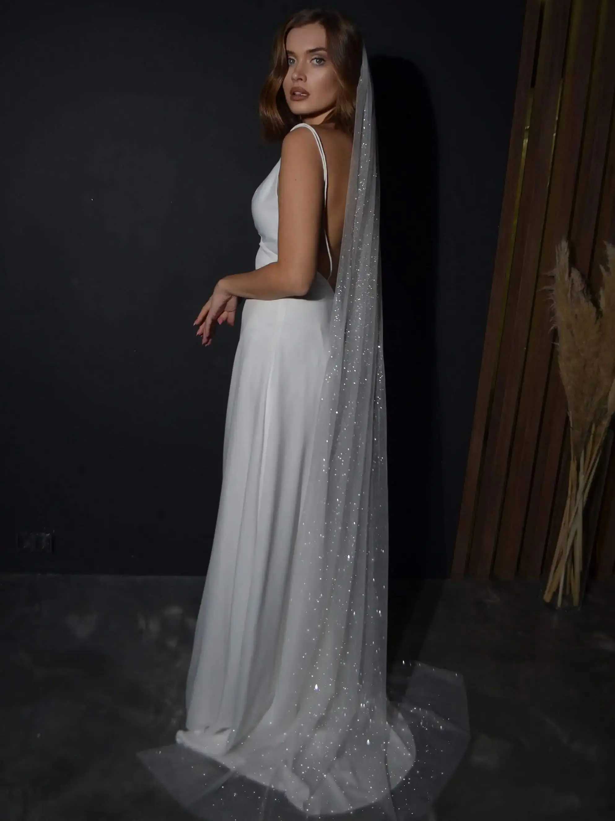 Long Sparkling Bridal Veil Luxury Shine Wedding Veil in Golden Hues with Sequins Cathedral Length Golden Veils with Comb V101X240913