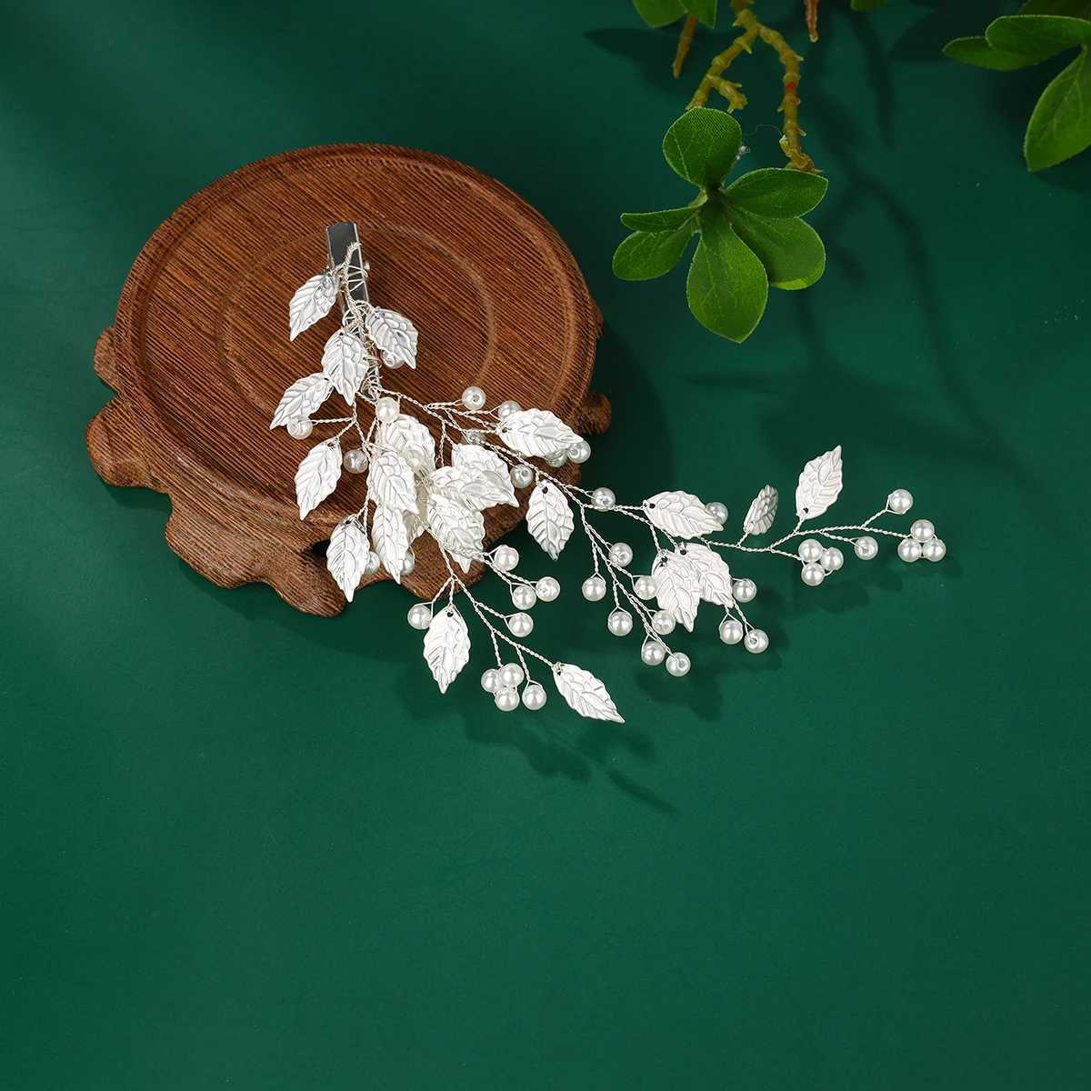 Handmade wedding hair comb pearl flower leaf bridal hair clip ladies wedding hair ornamentX240913