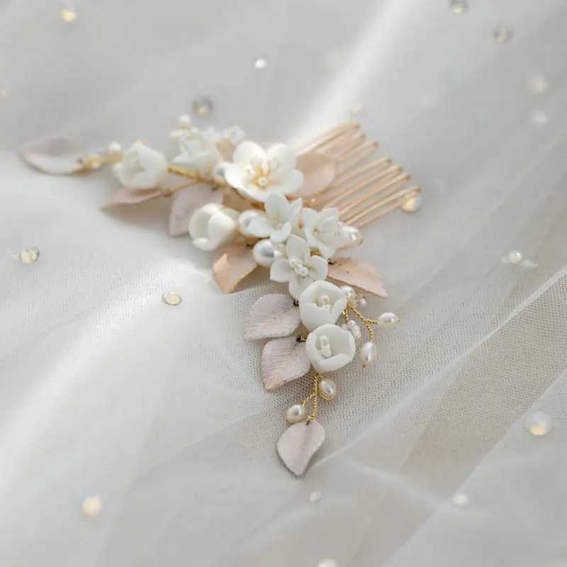 Romantic Gold Silver Color Leaf Bridal Hair Comb Delicate Ceramic Flowers Headpiece Natural Pearl Women Wedding AccessoriesX240913