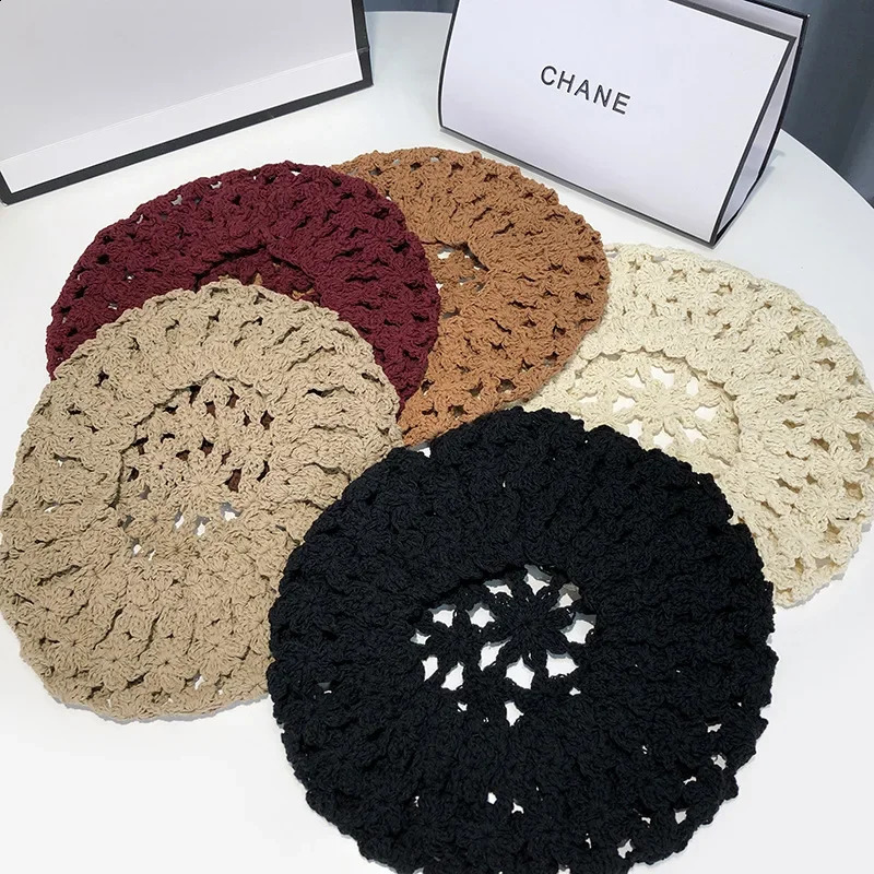 Hollow Breathable Knitted Womens Beret Spring/Summer Handmade Hook Flower n Artist Hat Fashion Mushroom Hat 240912