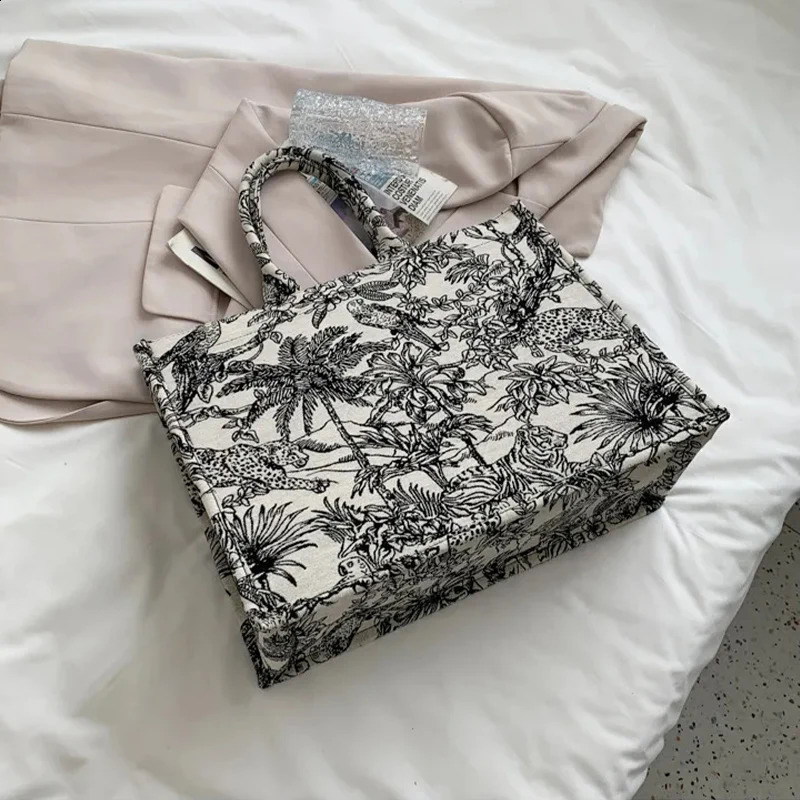 Jiomay Fashion Trends Womens Beach Animal Printing Handbag Travel Inner Zipper Embroidered Shopping Shoulder Bag 240904