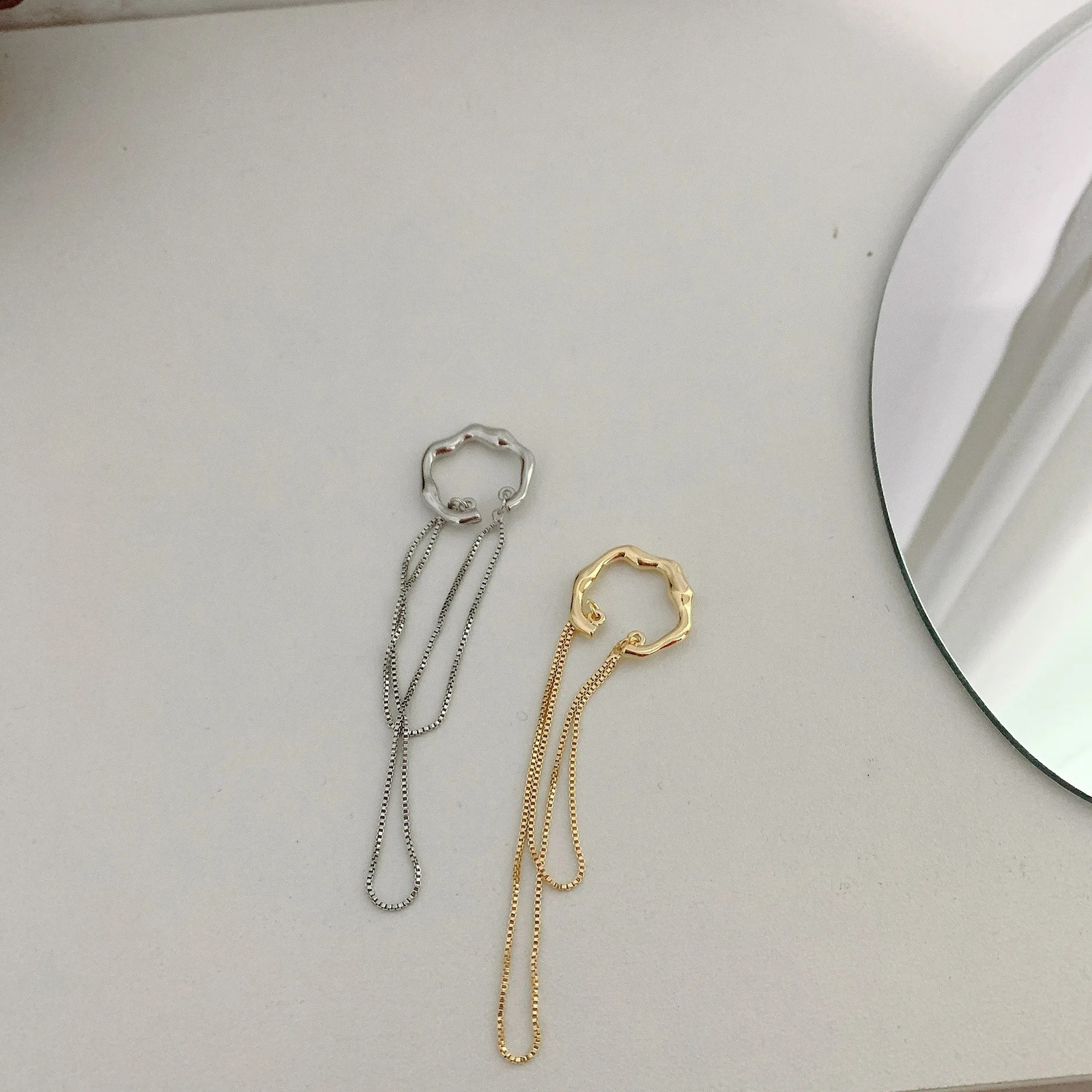 Goth Gold Silver Color Letter C Earcuff Tassel Chain Ear Cuff Piercing Faux Earrings for Women Korean Fashion Clips Jewelry 240906