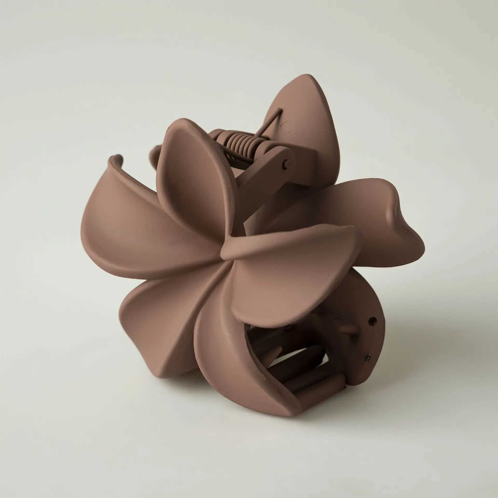 Large Flower Claw Clips For Women Fashion Hair Claw Hair Clamps Girls Matte Hairpins Sweet Headwear Barrette Hair AccessoriesX240912