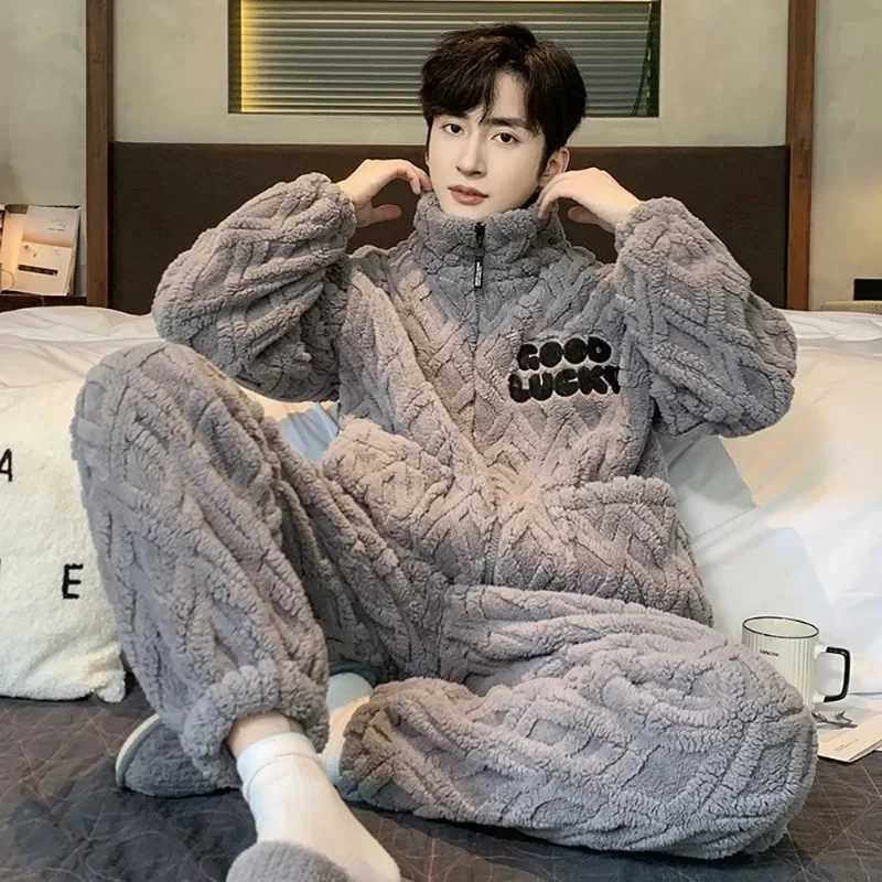 Antistatic Coral Fleece Mens Winter Pajamas Set Thicken Flannel Warm Sleepwear Big Size 3XL Zipper Soft Pajama Men pyjama homme Y240913