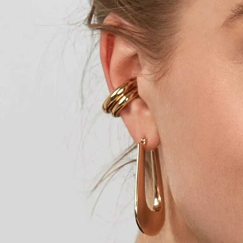 Classic Fake Piercing Stainless Steel Gold Color Round Clip Earrings for Women 2024 New Fashion Ear Cuff Heart Jewellery GiftX240913