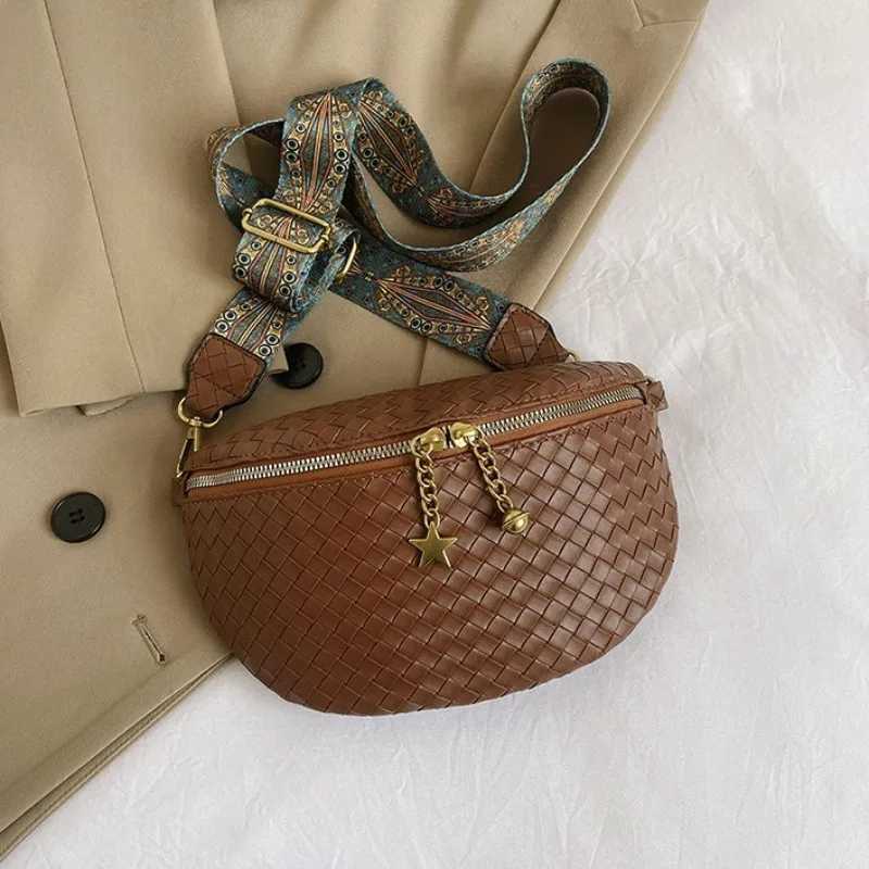 Stylish Braid PU Leather Fanny Packs For Women Woven Design Waist Bag Female Waist Pack Ladies Wide Strap Crossbody Chest Bag Z240912