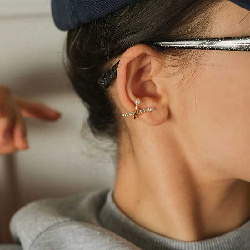 Sam panda 925 Sterling Silver One Word Geometric Retro Ear Clip Female No Pierced Personality Flash Drill Ear Bone Clip SimpleX240913