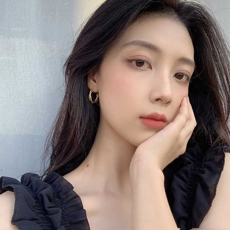 Fashion Interweave Twist Circle Geometric Round Hoop Clip on Earrings for Women Accessories Retro No Pierced Earrings JewelryX240913