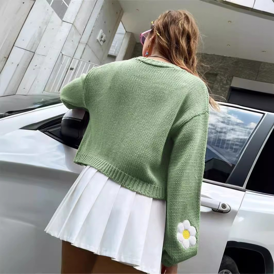 Autumn New Sweet Flower Pattern Cardigan Loose Short Knitted Women's Sweater