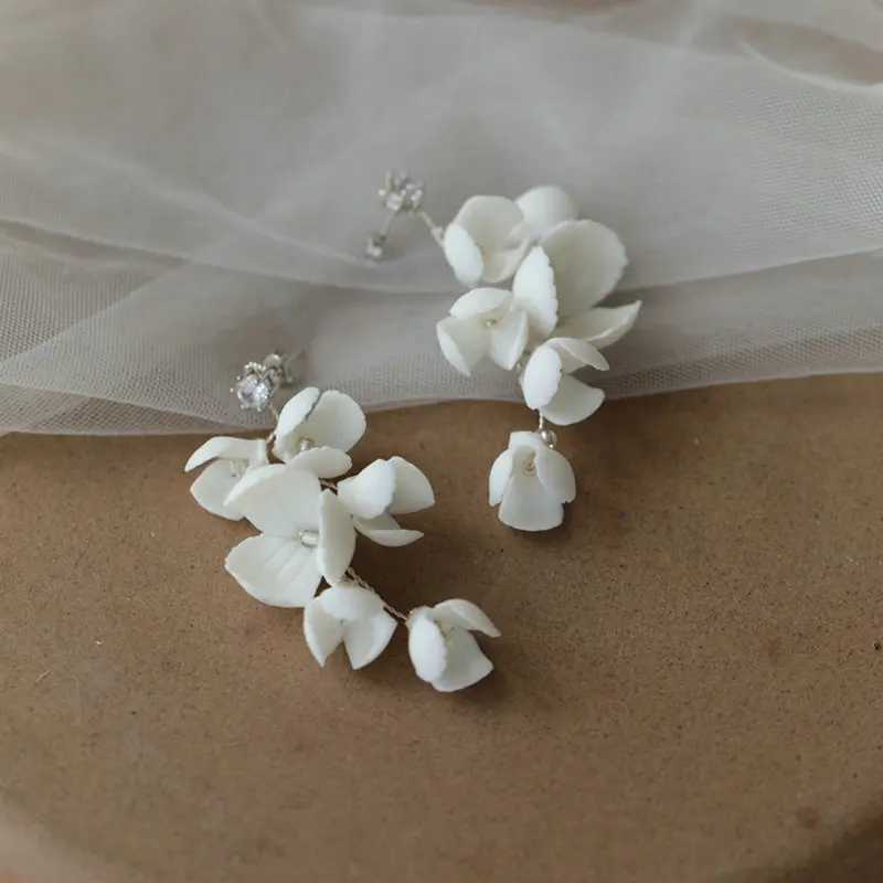 Handmade Ceramic Flower Hair Comb For Bridal Shiny Rhinestone Silver Color Earring For Women Wedding Accessories Prom JewelryX240913