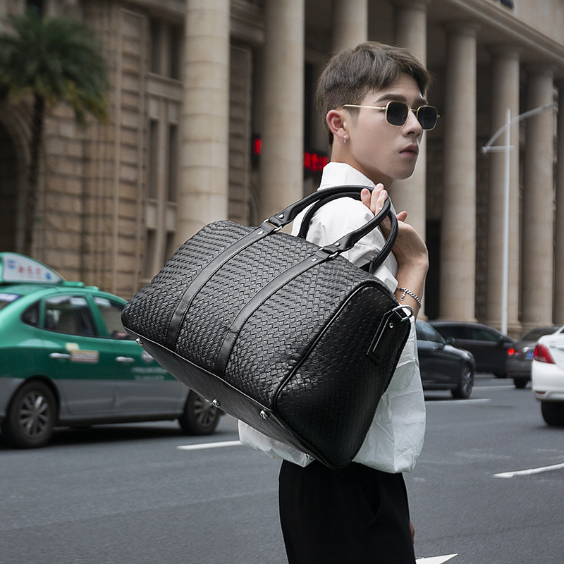 Korean Version Large Capacity Travel Bag Casual Short Distance Handbag Trendy Men's Leather Woven Fitness Bag Shoulder Crossbody Bag AYP2409131