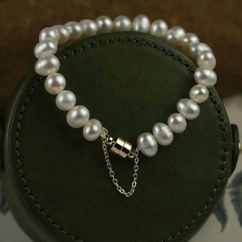 Elegant Freshwater Pearl Bracelet for Women Magnetic Clasp Design Wedding Special Occasion Jewelry Z250910