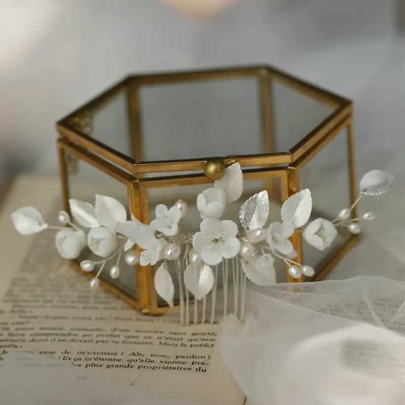Romantic Gold Silver Color Leaf Bridal Hair Comb Delicate Ceramic Flowers Headpiece Natural Pearl Women Wedding AccessoriesX240913