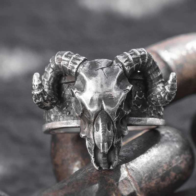 Band Rings Vintage Retro Punk Skull Devil Horn for Men Women Couples Personality Party Hip Hop Claw Ring Jewelry Wholesale H240913