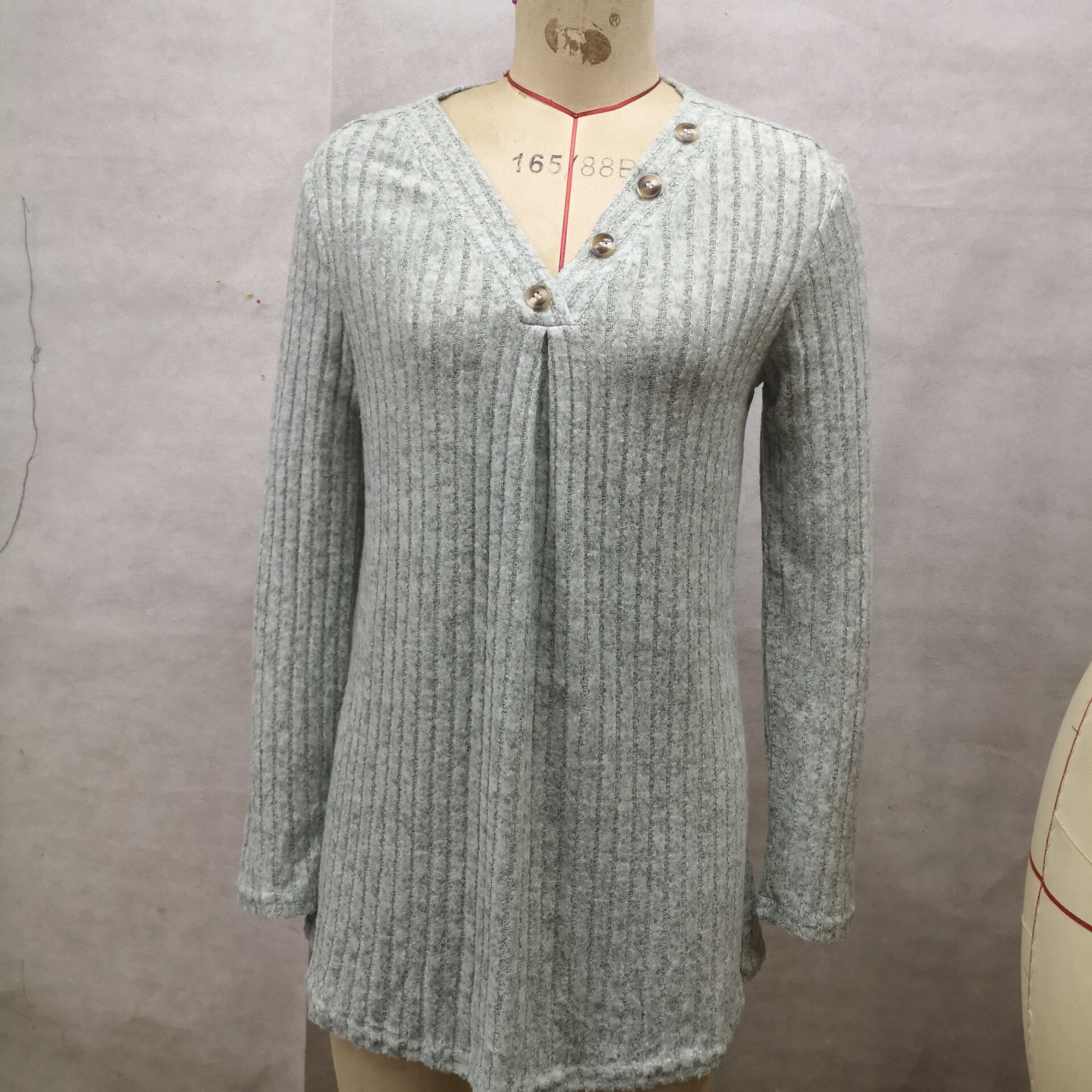 Women's autumn and winter new casual V-neck knitted sweater long sleeved top