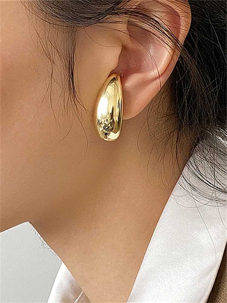 2Pcs Stylish French retro texture with good surface smooth lop bone clip temperament metal clip earrings for womenX240913