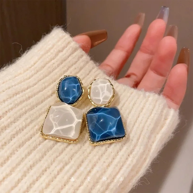 Fashion Vintage Resin Geometric Drop Earrings for Women Charms Elegant Irregular Blue Pendant Jewelry Party Gifts 2023 240906