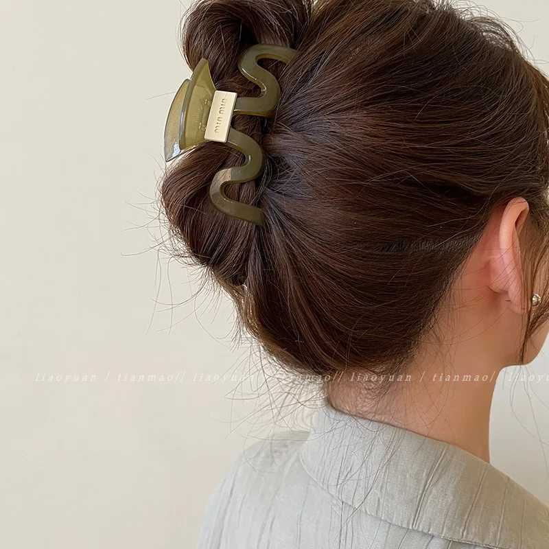 Korean Female Acrylic Transparent Jelly Grab Clip Hair Crab Ponytail Braid Claw Sweet Female Hair Clip Hair AccessoriesX240912