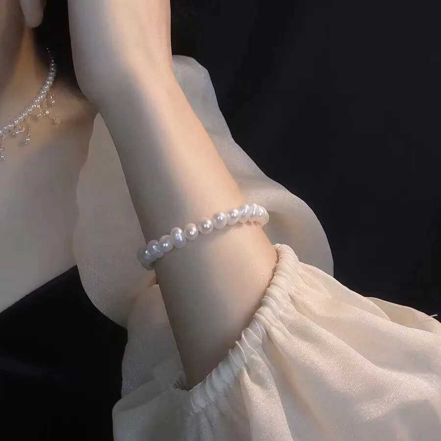 Elegant Freshwater Pearl Bracelet for Women Magnetic Clasp Design Wedding Special Occasion Jewelry Z250910