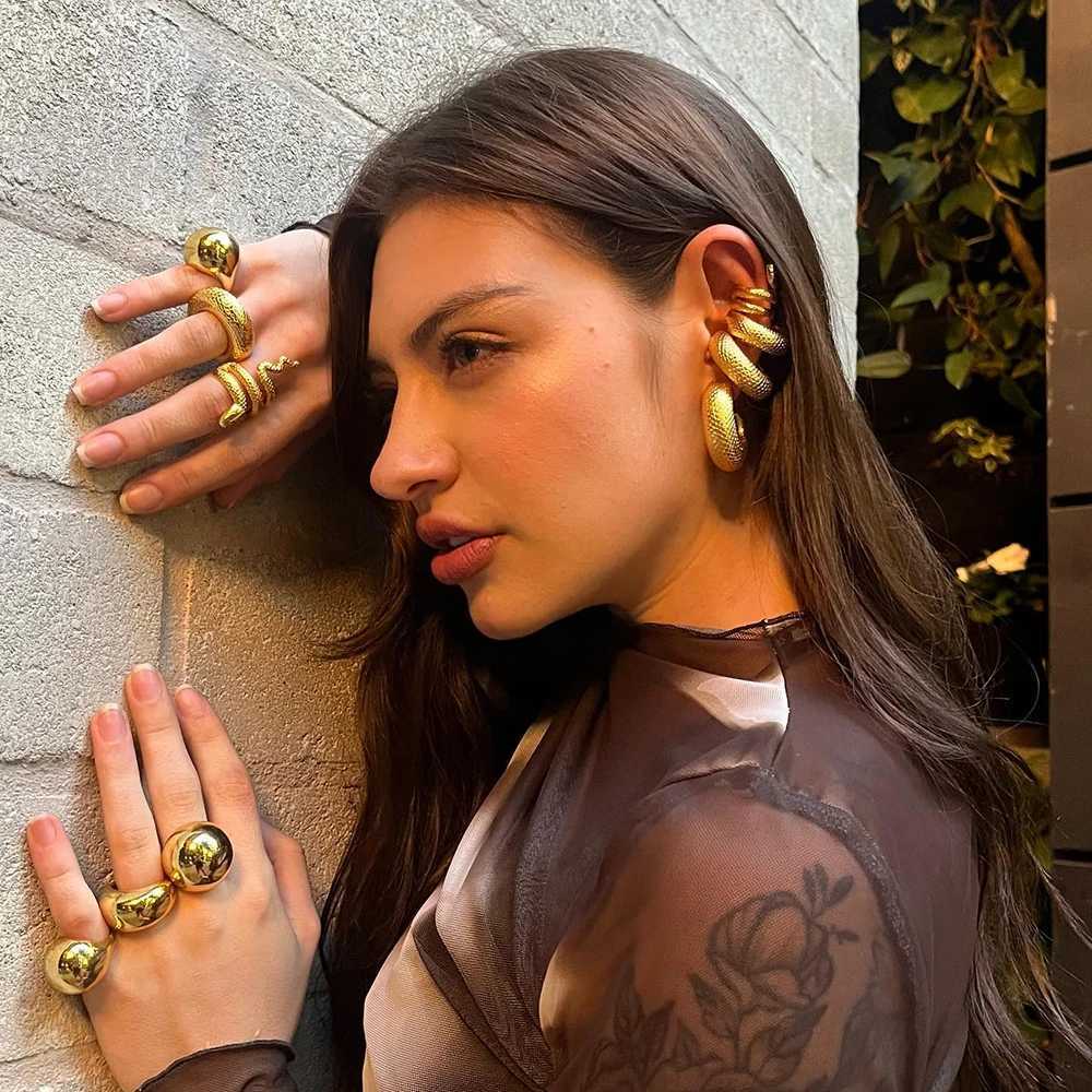 Youthway 2023 New Stainless Steel 18K PVD Gold Plated Fish Scale C-Shape Ear Clip For Women Waterproof Trendy JewelryX240913