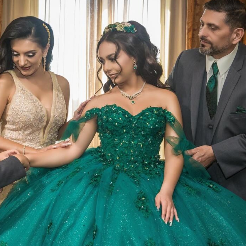 Emerald Green Shiny Off The Shoulder Quinceanera Dresses Sweetheart Princess Applique Lace Beads Tull Sweet 16 Dress Vestidos 15 De Xv Anos