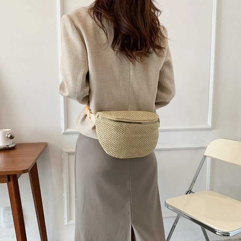 Straw Woven Fanny Pack for Women Rattan Coin Wallet Waist Bag Ladies Chest Belt Bag Pillow Cross Body Bag Z240912