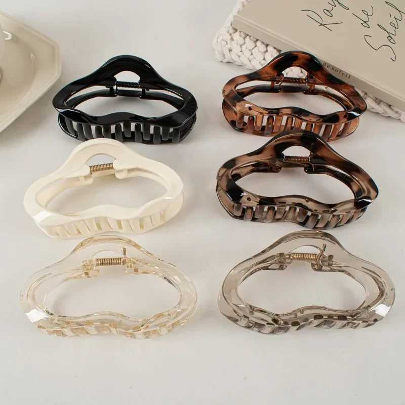 Irregular Hollow Out Hair Claws Clips Women Girls Tortoiseshell Large Crab Hair Clamps Barrettes Clips Hair Accessories FashionX2409