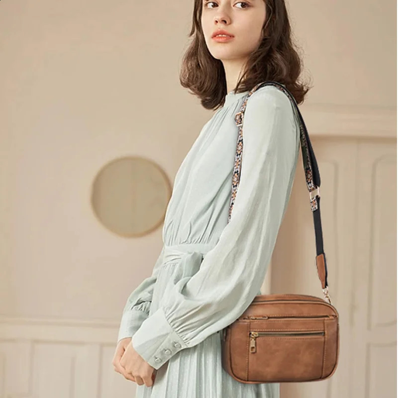 Womens cross body bag womens contrasting leather shoulder bag simple and high-quality small square bag multifunctional handbag 240912